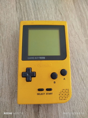 gameboy pocket yellow