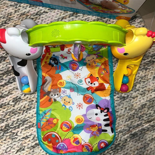 Fisher Price Jungle Animals Activity Gym like new with music