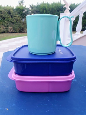 Σετ Tupperware με 2 δοχεία φαγητού με χωρίσματα και κούπα φούρνου μικροκυμάτων