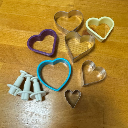 Heart cookie cutter set used, 6cm-2.5cm, plastic and metal