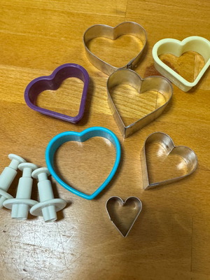 Heart cookie cutter set used, 6cm-2.5cm, plastic and metal