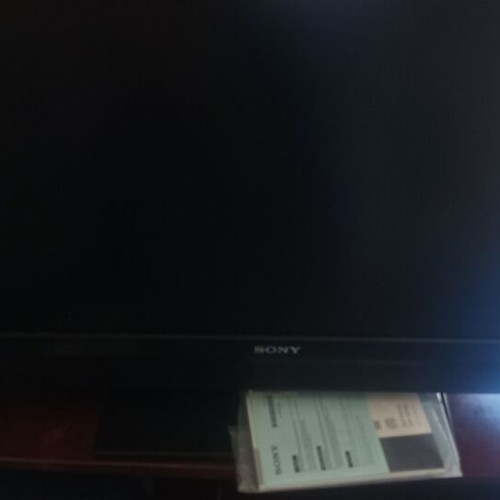 Sony Bravia 32-inch TV used with external speakers