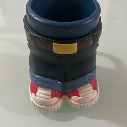 Tradefinders collectible mugs boy and girl in excellent condition