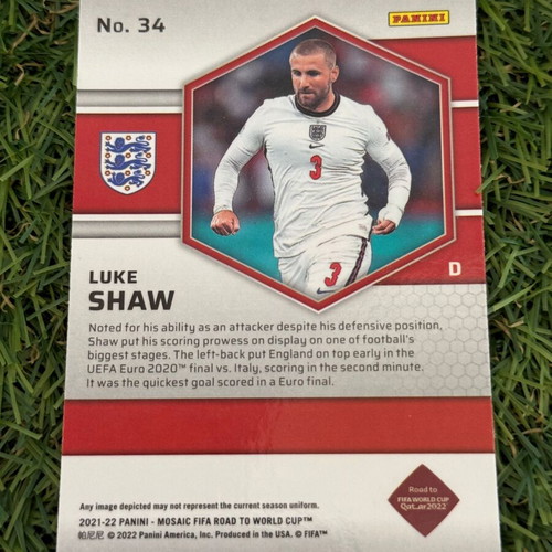 2021-22 Panini Mosaic FIFA Road to the World Cup Luke Shaw card