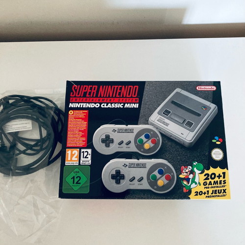 Super Nintendo Classic Mini like new in box with accessories