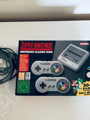 Super Nintendo Classic Mini like new in box with accessories