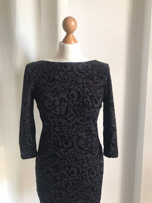 Dress black with embossed velvet fabric new, elastic