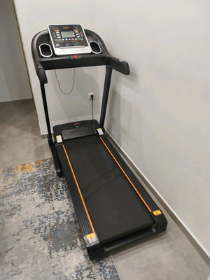 Amila Valma F200PI Treadmill like new