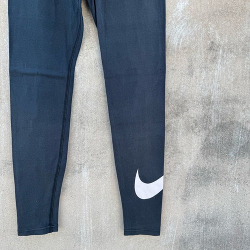 Nike legging used, size S-M, black and white