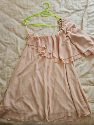 Mini dress Lynne like new, one shoulder, powder color, size 38