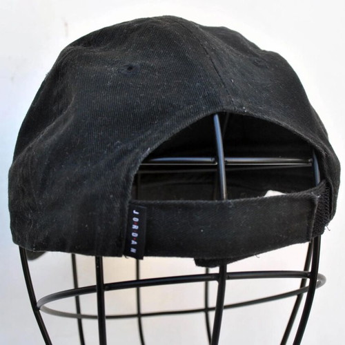Jordan black baseball cap with embroidered logo used, adjustable