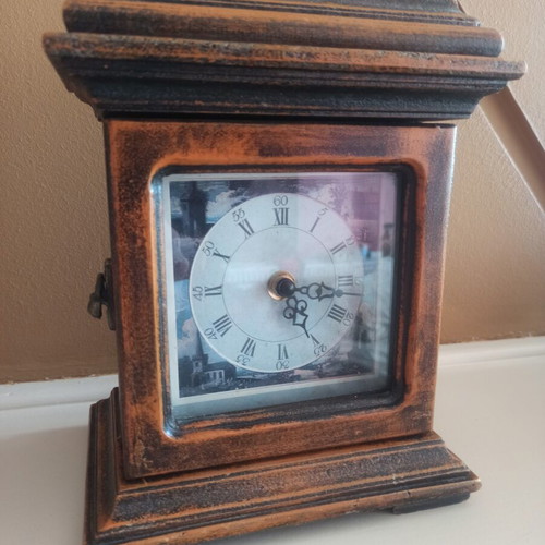 Table clock box with hooks like new, analog