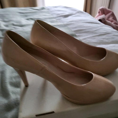 Stefania pumps new, size 40, beige, 8 cm heel