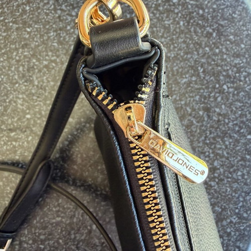 David Jones crossbody bag like new, black, spacious with strap