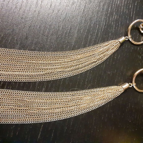 Dangling earrings like new, gold-colored with thin chains
