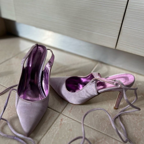 Satin lace-up lilac pumps like new, size 38