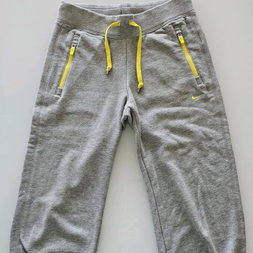 Nike tracksuit xs gray new, length below the knee