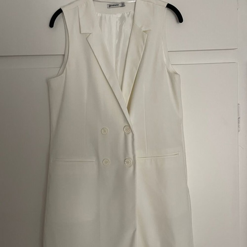 Stradivarius white sleeveless jacket medium, used, double-breasted