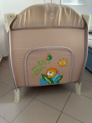 Playpen like new with zipper on one side