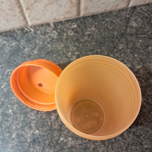 Epox Plastic Shaker 200ml like new, orange with straw hole