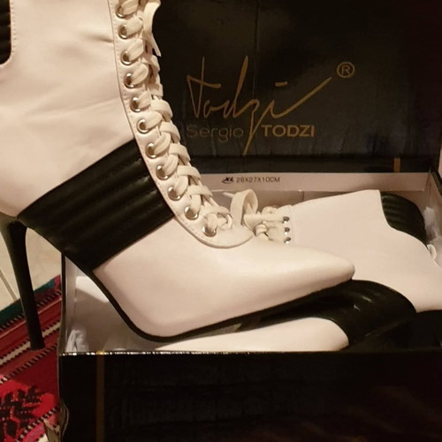 Serzio Todzi leather ankle boots like new, 11cm stiletto heel