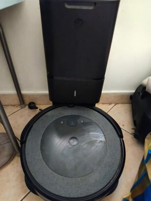 Robot Vacum I Robot 840 vacuum cleaner like new