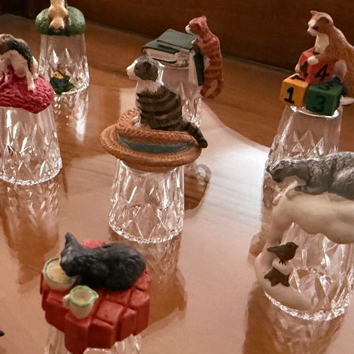 Glass thimbles with cat figurines, set of 12