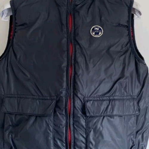 The North Sails down vest for boy 10 years like new, red