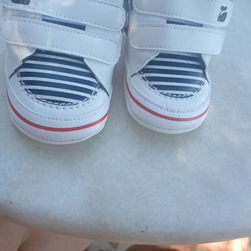 Baby shoes LCW new, size 19
