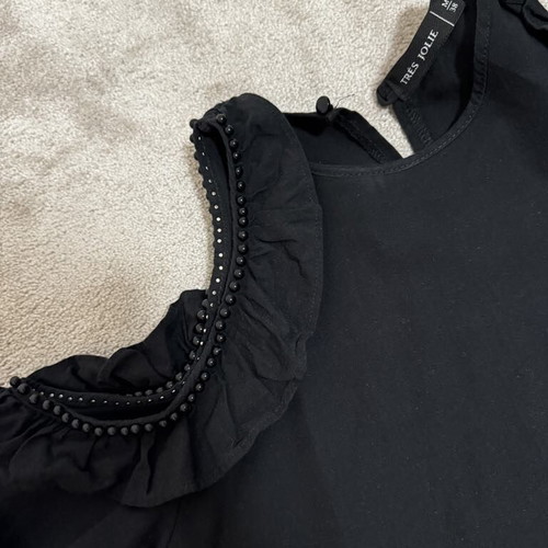 Tres Jolie Elegant Black Blouse like new, sizes S and M