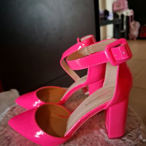 Heels with buckle new, fluorescent pink, size 37