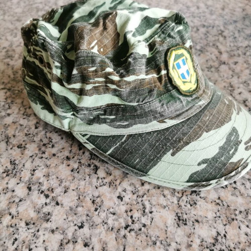 Military jokey used with national emblem, size 56