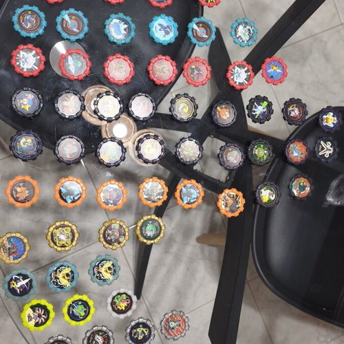 Pokemon lot with caps and two cases used