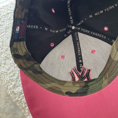 Jockey hat like new, black and pink