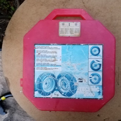 Snow Chains new, suitable for various tire sizes