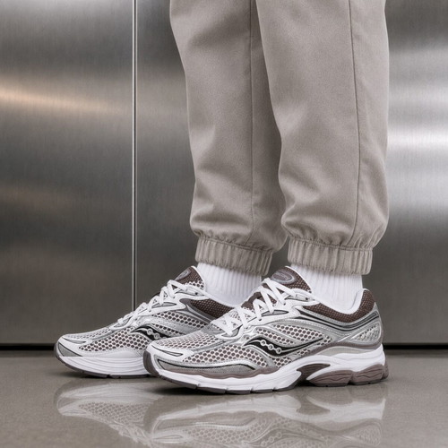 Saucony Progrid Omni 9 sneakers, size 46.5, white and grey
