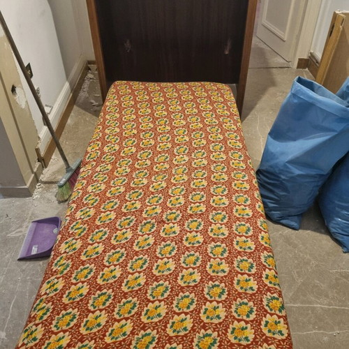 Murphy bed with folding bed frame