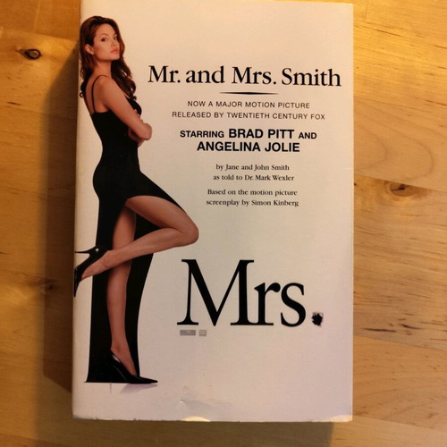 Mr. and Mrs. Smith book used in Greek