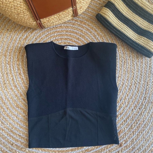 Zara black crop top like new, size M