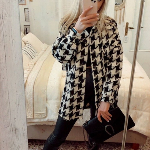 Elta shirt like new, black and white