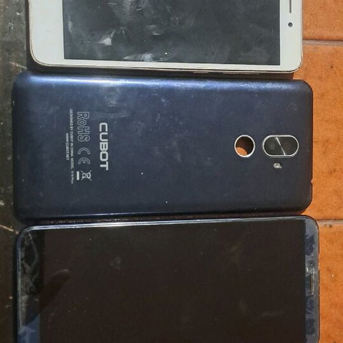 Smartphones used for parts, pack of 2