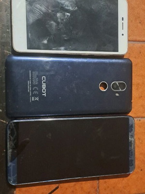 Smartphones used for parts, pack of 2