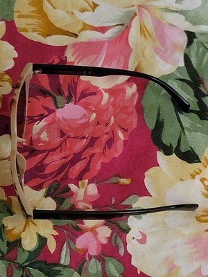 Sunglasses with leopard print frame