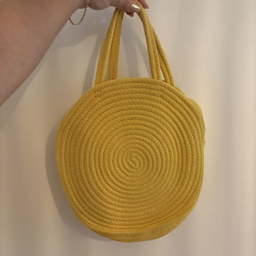 Woven beach bag like new
