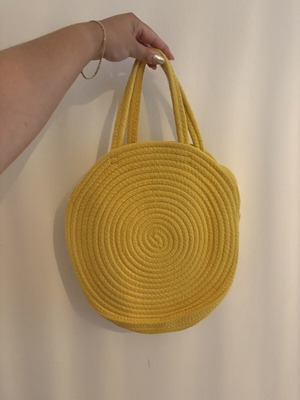 Woven beach bag like new