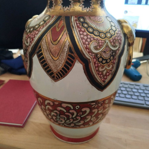 Handmade vase like new, made in Macau, height 31 cm
