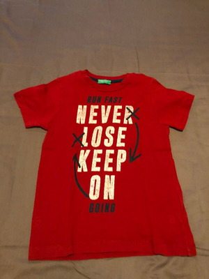 Benetton Boys' T-Shirt red like new, size 104-110, age 4-5