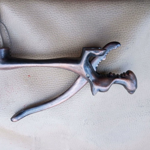 Metal nutcracker like new, 23 centimeters