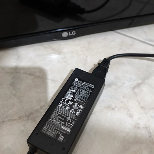 LG 22 inches TV used, no remote control, mobile remote compatible