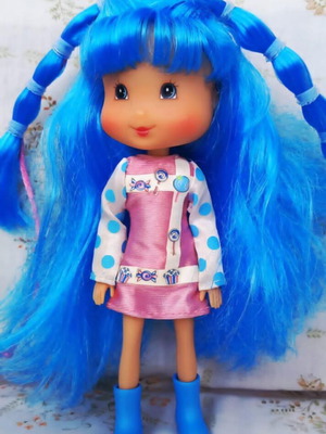 Blueberry Muffin "Candy Pop" collectible doll Playmates 2006 like new